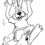 Królik trzymający dwa jajka