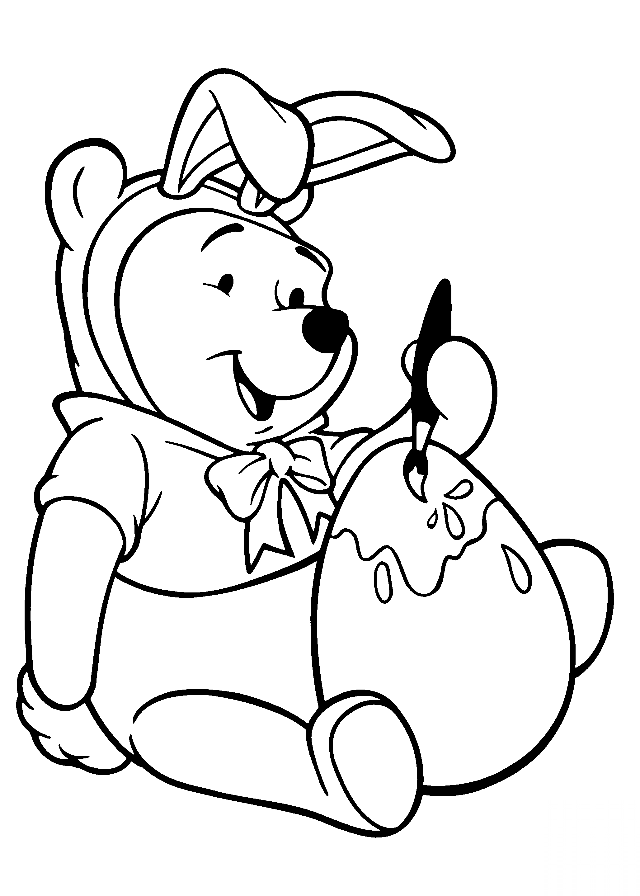 Winnie is Coloring Easter Egg