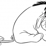 Kłapouchy patrzy na swój ogon